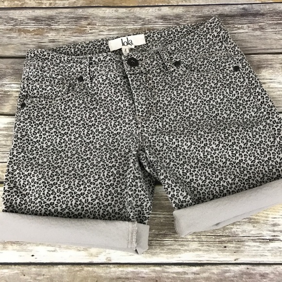 Lola Grey Leopard Print Shorts - Picture 1 of 4